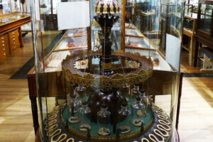 The Tempest Prognosticator: How Leeches Tried to Predict the Weather