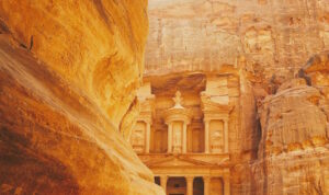 Read more about the article Mastering Desert Water: Nabataean Engineering in Petra and Its Neighbors