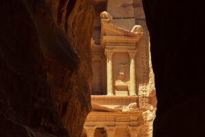 Read more about the article The Silent Legacy of the Nabataeans: Paradox of Material Abundance and Absence of Written Records